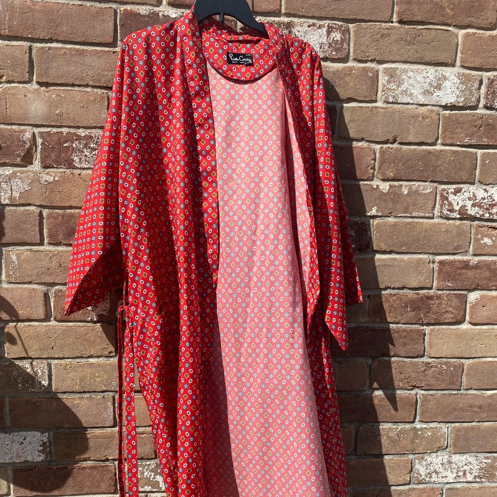 Pierre Cardin Robe. Red. Vintage. Clover pattern. Size L/XL